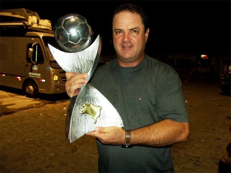 Técnico Vica, como Campeão Brasileiro: "Merecíamos o título."