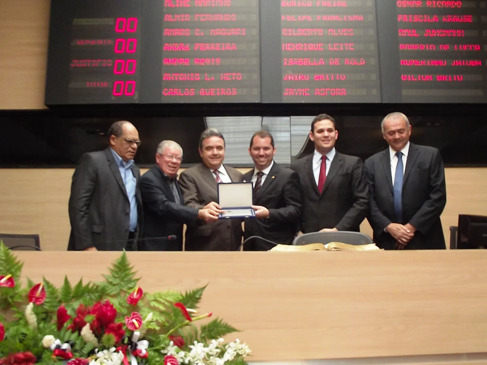 Quarta-feira de homenagem na Câmara de Vereadores do Recife.