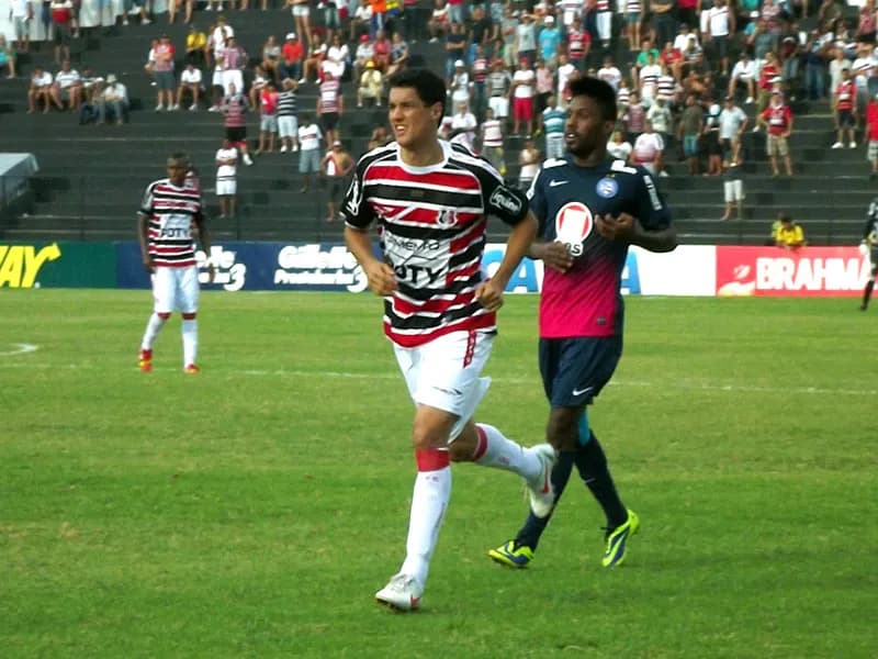 Luciano Sorriso comemora gol mais rápido (e um dos mais importantes) da carreira.