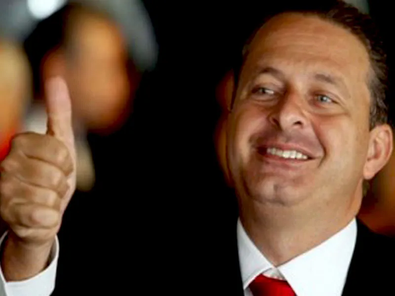 Governador Eduardo Campos parabeniza o Santa Cruz pelo Centenário.