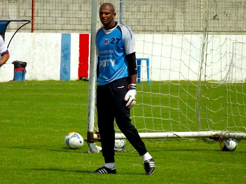 Tiago Cardoso prefere dividir com sistema defensivo boa fase.