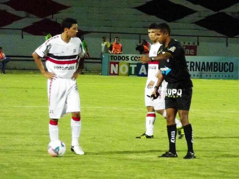 Luciano Sorriso e as vaias:'Encaro com naturalidade, pois sabia da grandeza e cobrança deste clube'.
