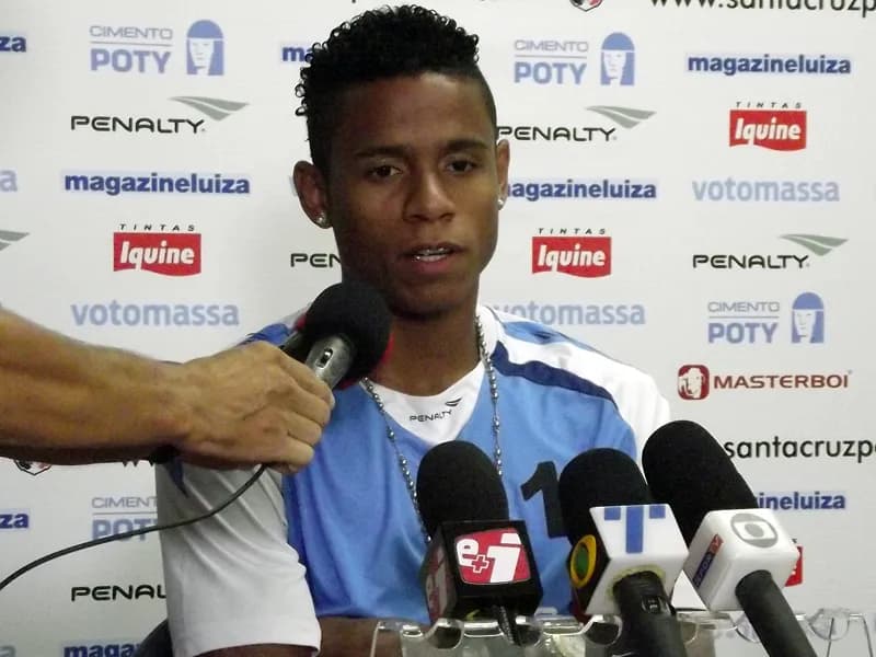 Everton Sena feliz em disputar sua primeira Série B.