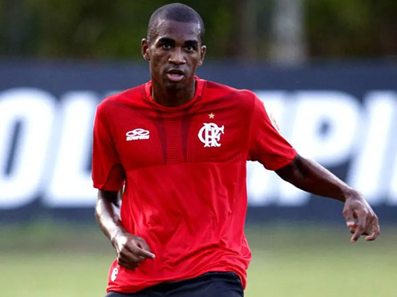 Zagueiro Marllon (ex-Flamengo/RJ) é mais um reforço para o Brasileiro.