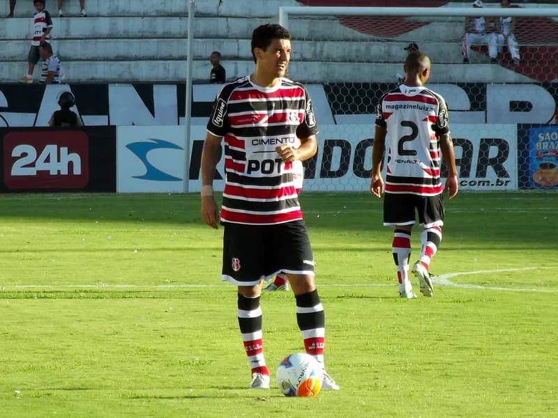 Volante Luciano Sorriso não é mais atleta Coral.
