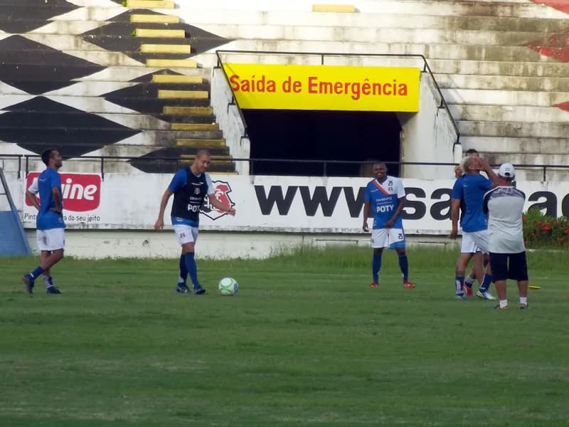 Mais dois períodos de treinos no Arruda.