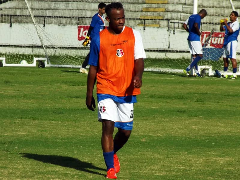 Meia Wescley fez boa "estreia" em jogo-treino.