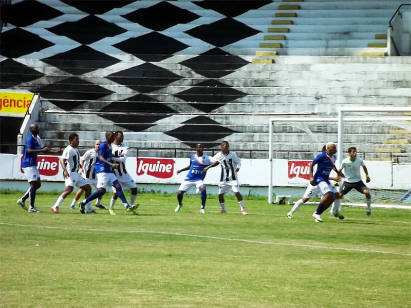 Em jogo-treino, contra Faculdade IBGM, goleada Coral: 4x1.