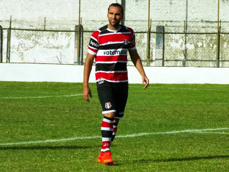 Além dos gols: Léo Gamalho destaca importância tática.