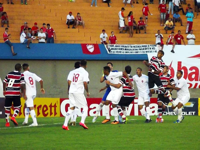 Santa Cruz desperdiça chances e sofre nova derrota: 3x2 para o Vila Nova/GO.