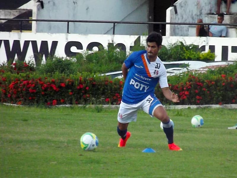 Tony tem oportunidade de estrear como titular, diante do Botafogo/PB.