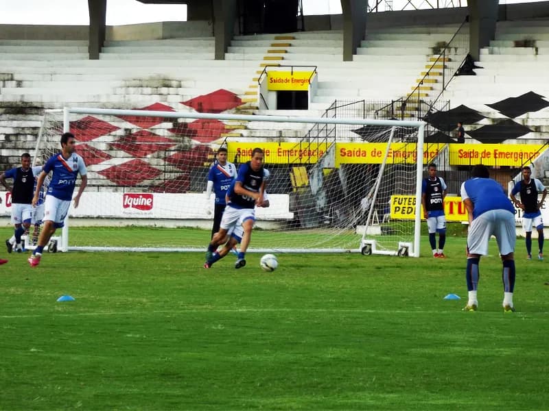 Depois da vitória, mais trabalho com foco na Copa do Brasil.