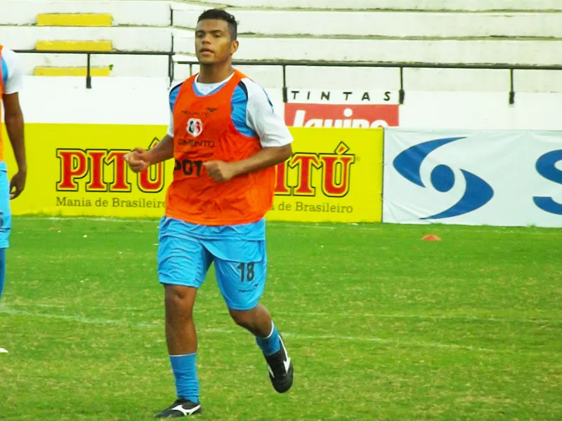 Danilo Santos é uma das opções de Martelotte para vaga de Flávio Recife.