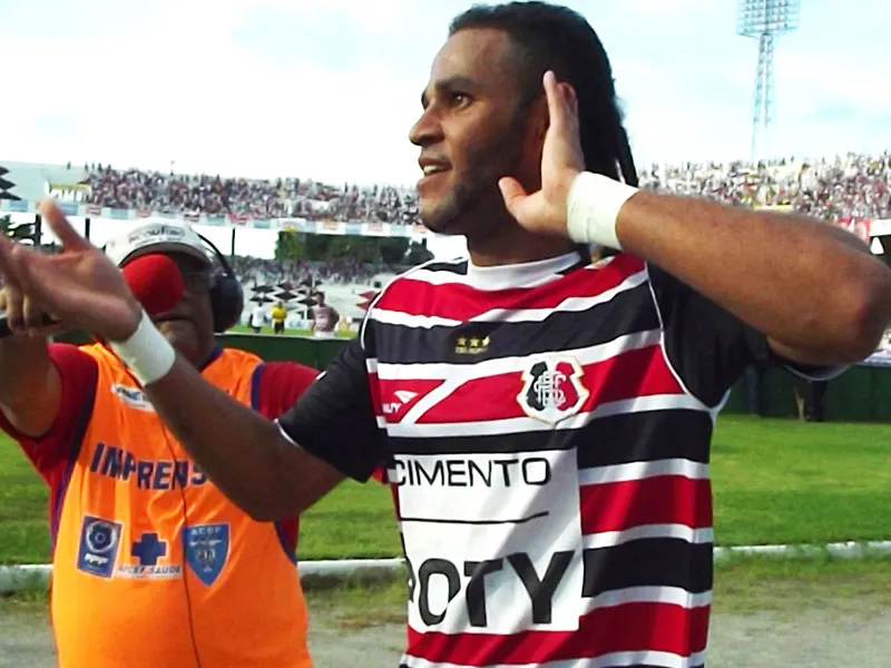 Artilheiro Coral espera que torcida venha apoiar durante os noventa minutos.