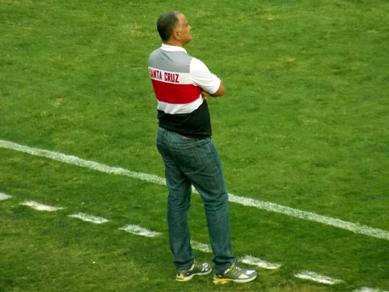 Depois de lamentar novo empate, Oliveira Canindé pede apoio do torcedor em casa.