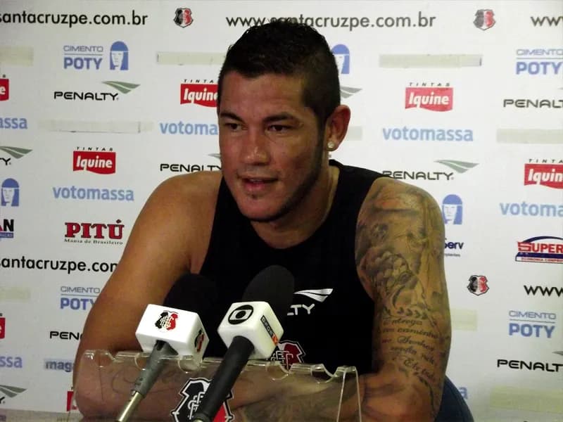 Recuperado, Betinho quer contribuir na reta final, rumo ao acesso.