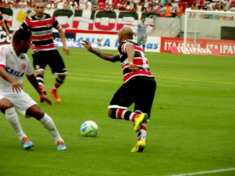 Tiago Costa diz que "faltou caprichar um pouco no último passe".