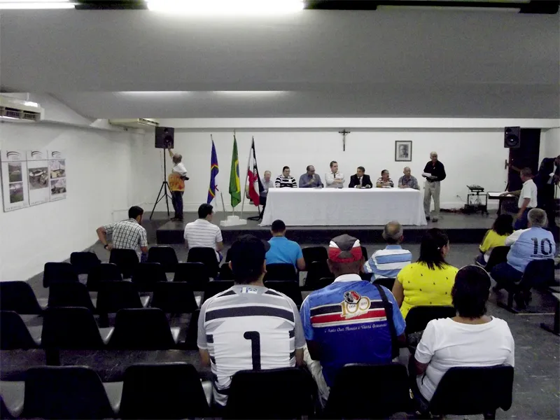 Sexta-feira de eleições no José do Rego Maciel.