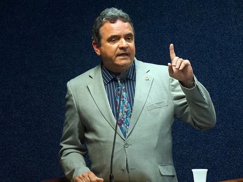 ALN: "O Futebol Brasileiro está desfederalizado".