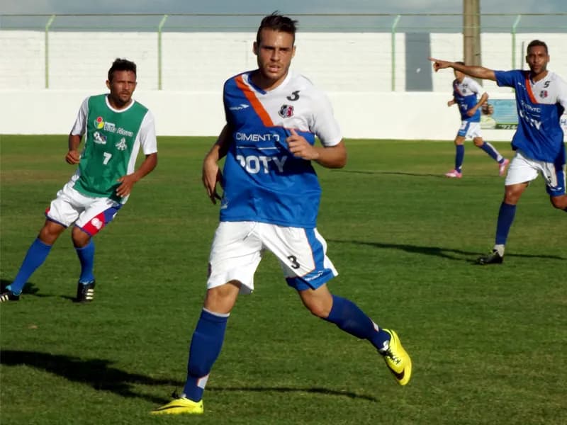Pedro Castro tranquilo, quanto à possibilidade de ser o 10 Coral.