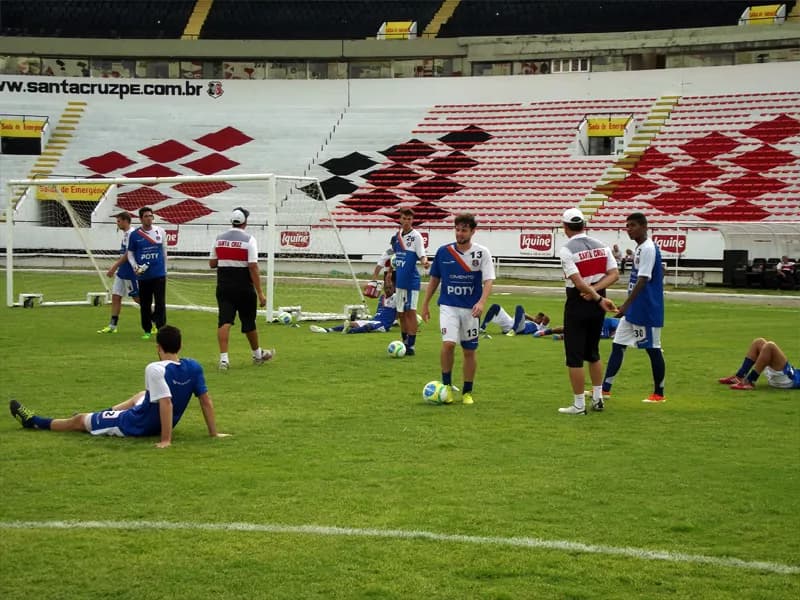 Atletas corais se reapresentaram e fizeram regenerativo.