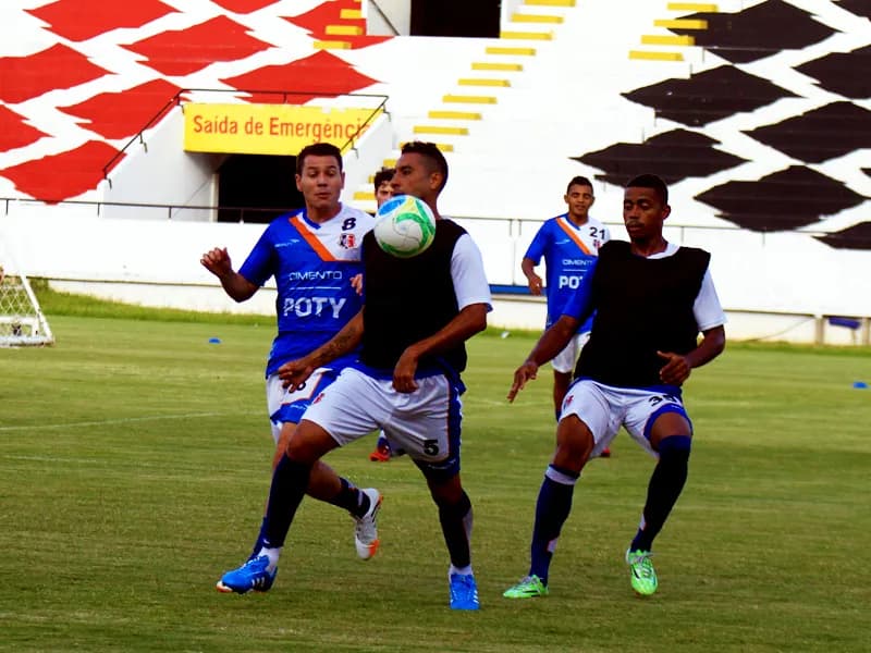 Atletas se reapresentam à base de físico e treino alemão.
