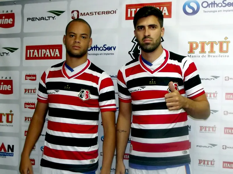 Zagueiro Diego Sacoman e volante Bruninho são apresentados no Arruda.