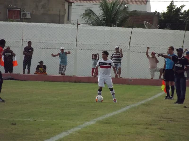 Renatinho acredita em Santa Cruz mais confiante no clássico de domingo.