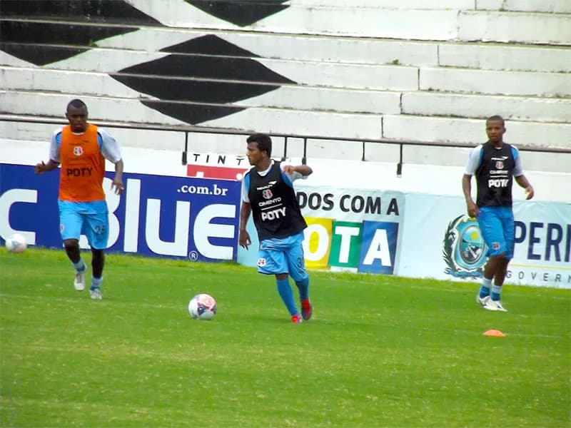Elenco Coral fez trabalhos técnicos pela manhã.