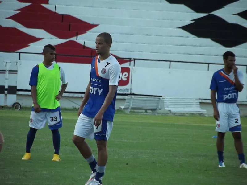 Bruninho preparado para estreia no Santa