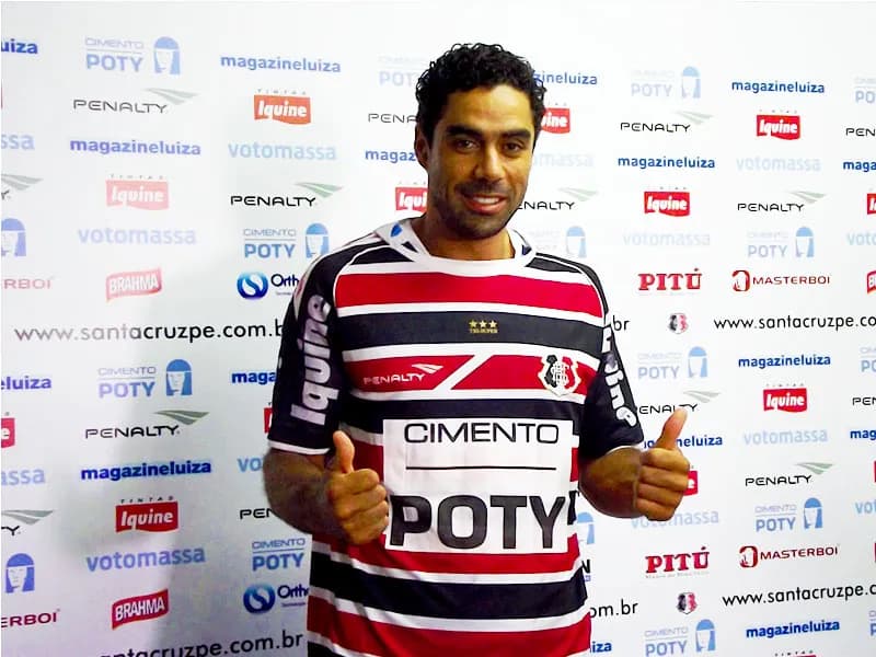 André Dias nas apresentação: "Eu só tenho a agradecer ao Santa Cruz".