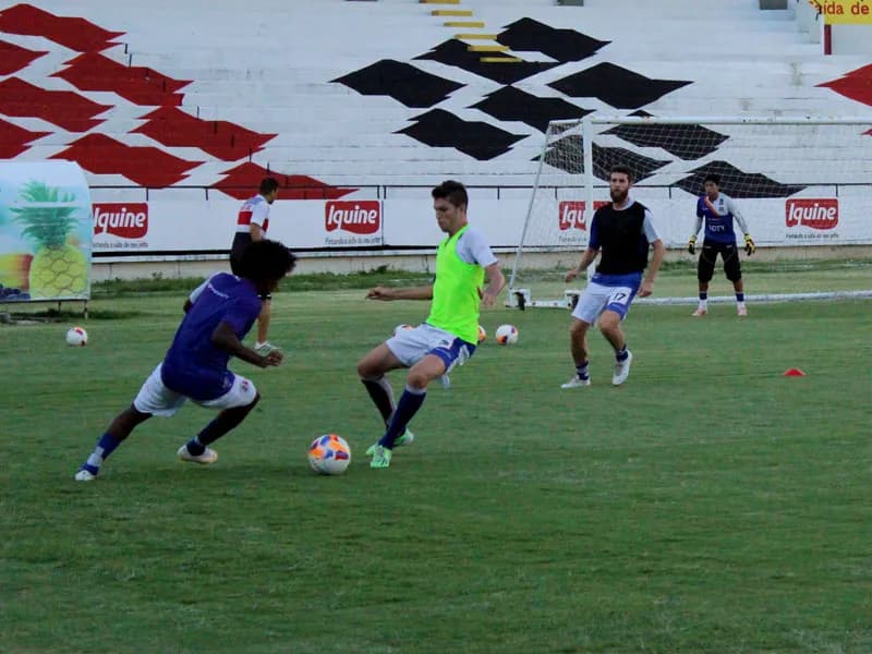 Atletas tiveram tarde de treino técnico