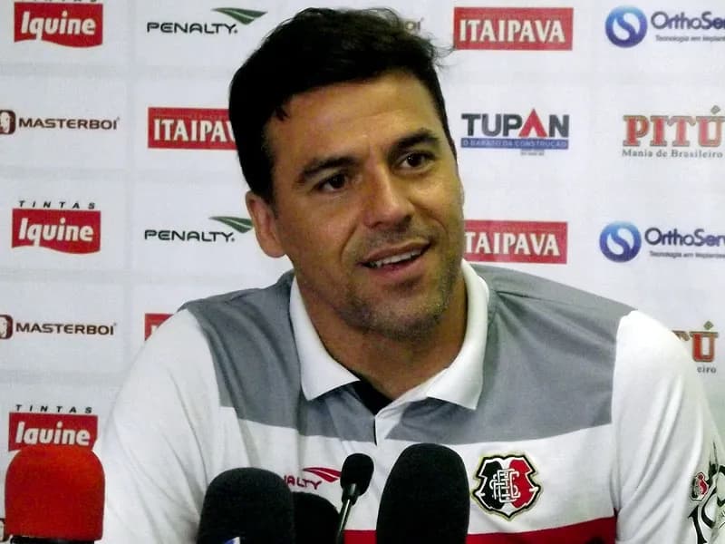Bosco fala sobre volta de Tiago Cardoso: "Paciência"