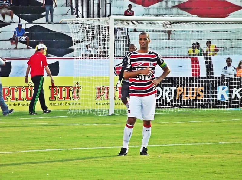 Capitão César diz que 'melhor zaga' é fruto de muito trabalho.