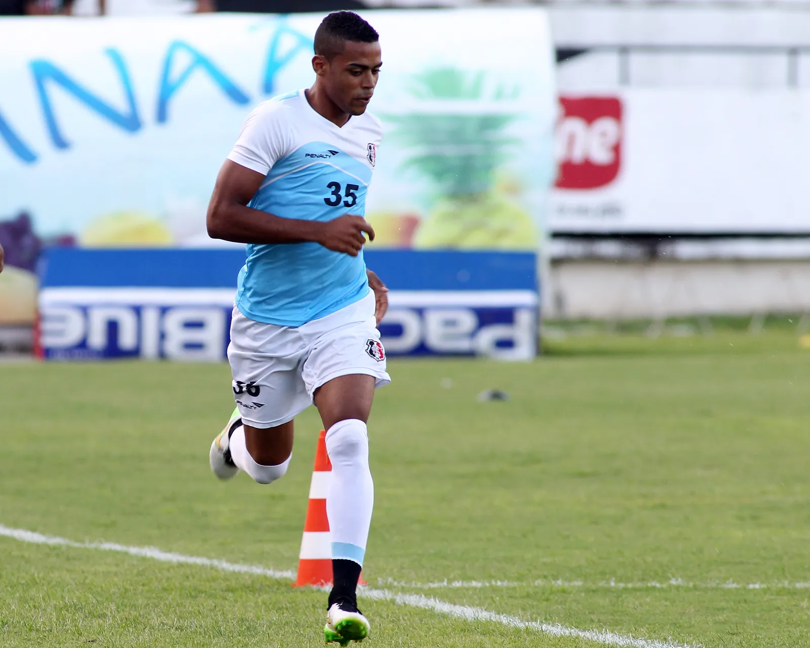 Elogiado por Martelotte, Wellington Cezar promete dedicação contra o Ceará