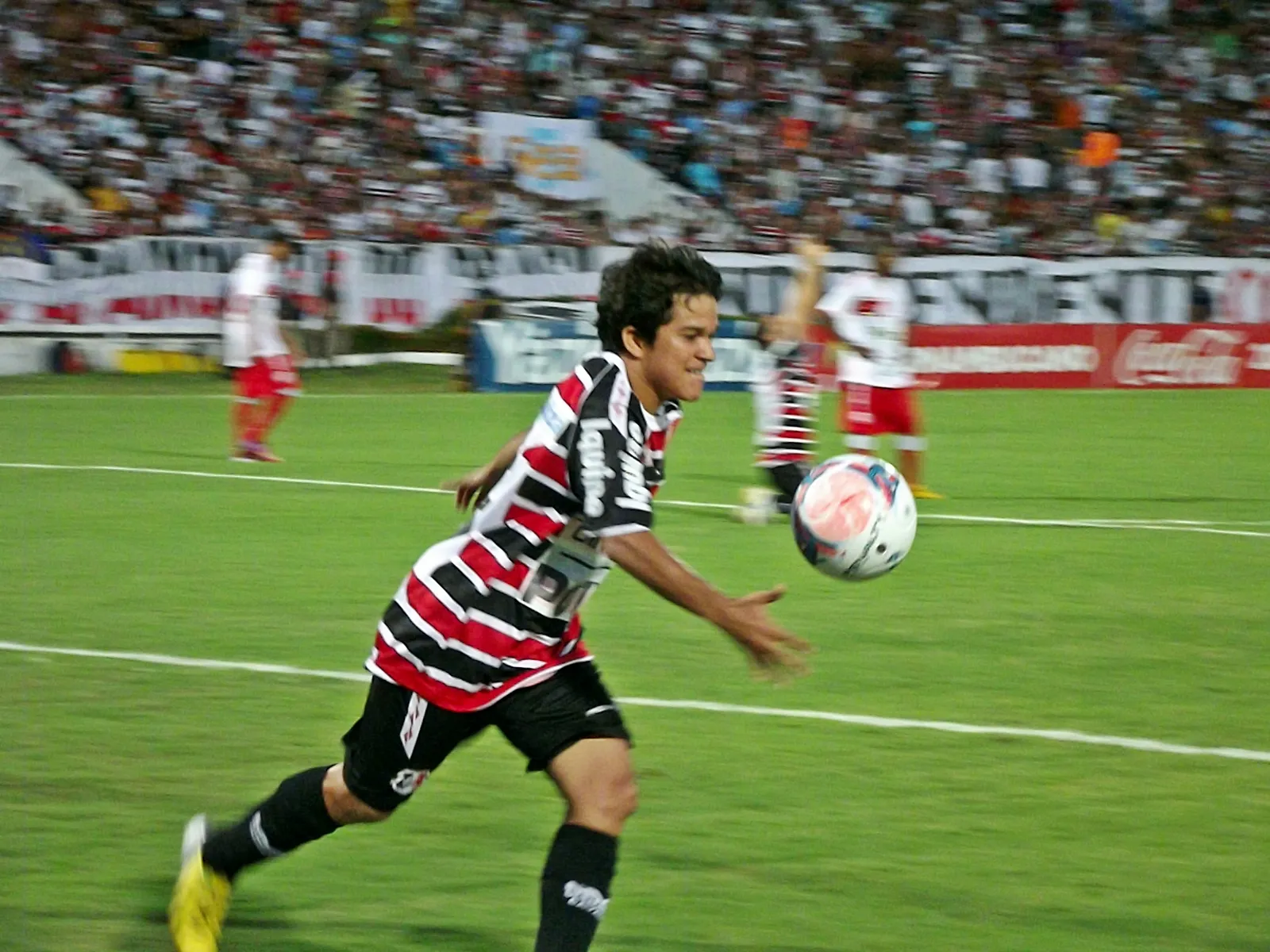 Renatinho volta a decidir Clássico das Emoções no Arruda.