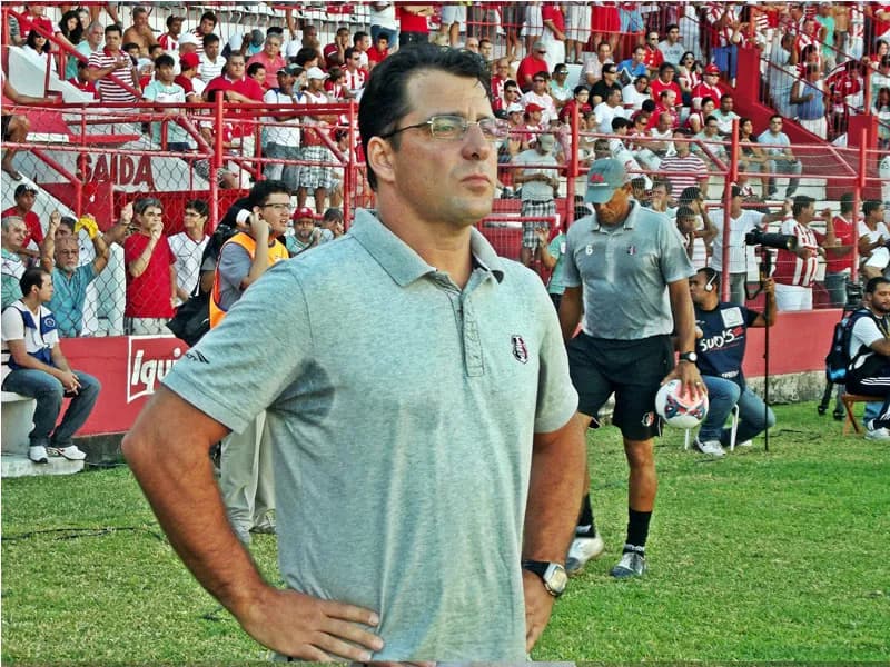 Martelotte diz que classificação Coral foi fruto da luta e vontade dos jogadores.