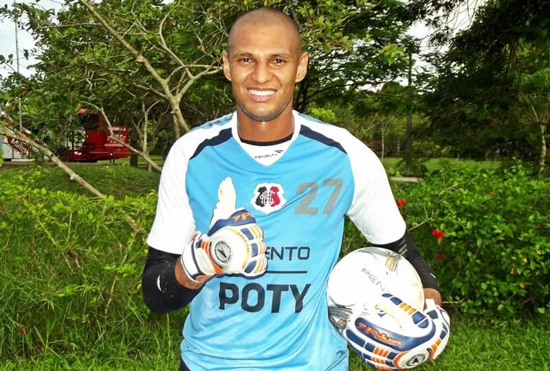 Agora é oficial: Tiago 'Paredão' Cardoso permanece para a Série C.