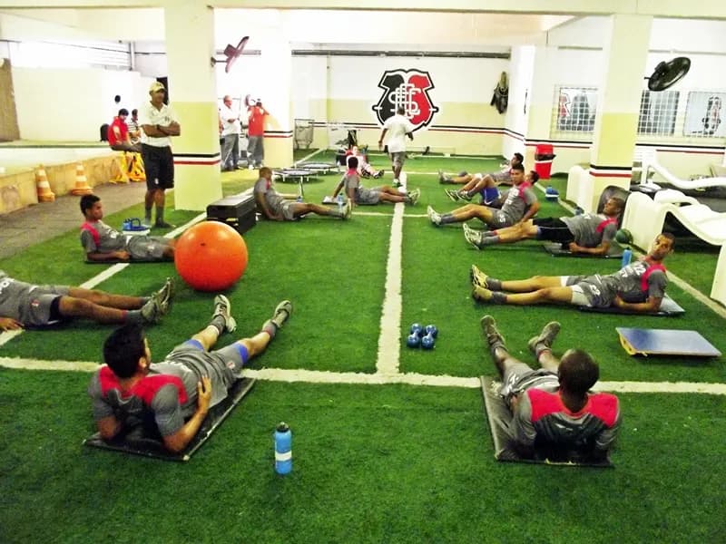 Sexta-feira Coral marcada por treino físico no Arruda