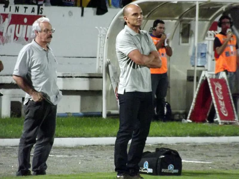 Sandro Barbosa avalia 1 a 0 de forma positiva, mas ressalta que o placar não refletiu produção Coral.