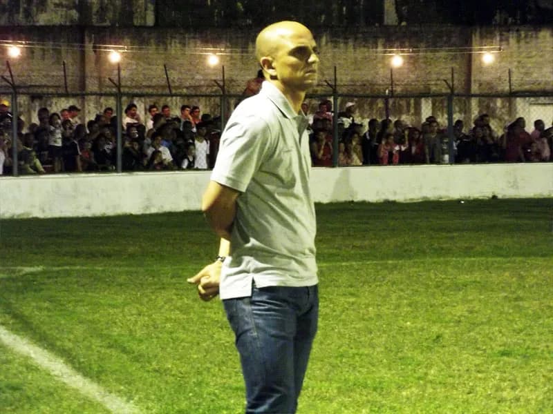 Técnico Sandro Barbosa avalia amistoso como positivo para 'dar ritmo ao grupo'.