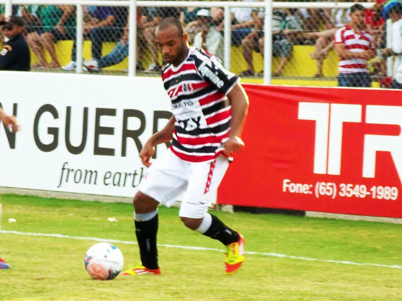Tiago Costa: "Time está vacinado" para duelo com o CRB/AL.