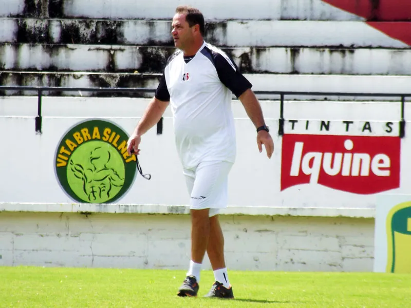 Técnico Coral só com uma dúvida para jogo contra o CRB/AL.