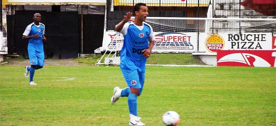 Zagueiro Vagner: "Precisamos readquirir a nossa identidade.
