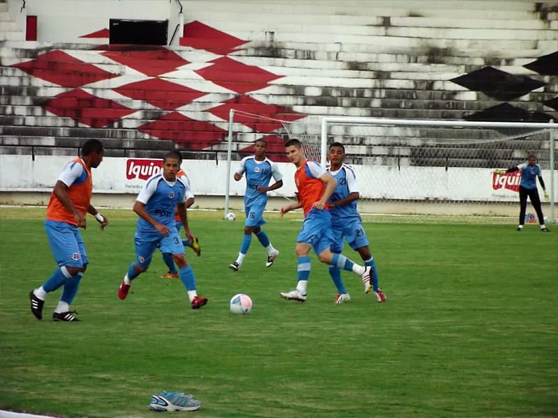 Atletas Corais realizam mais um coletivo no Arruda.